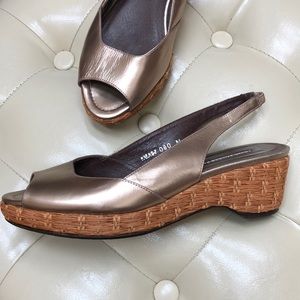 Vintage Donald Pliner leather sandal rattan platform, size 8